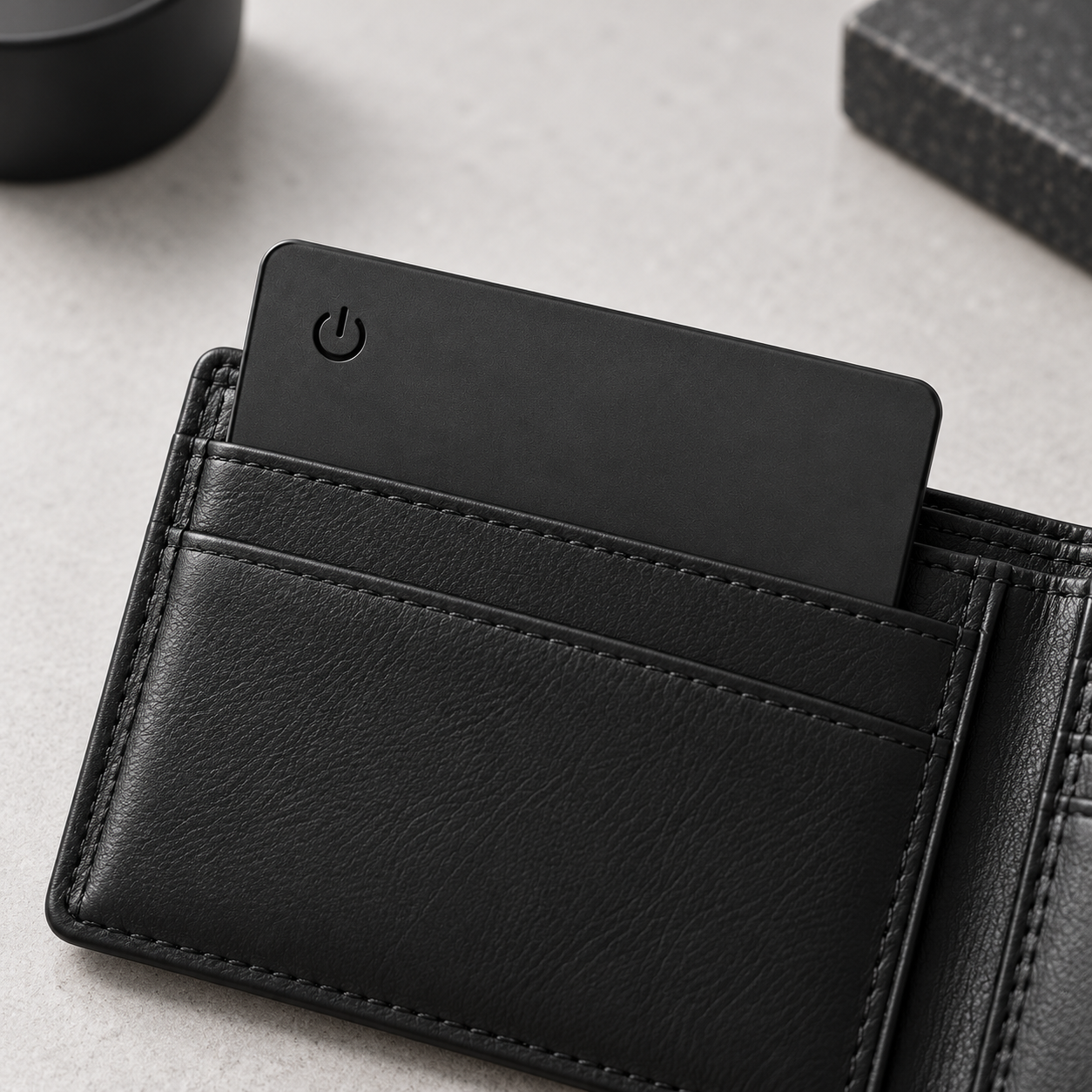Slim Tracking Card — Black / iPhone + Android · Built-in battery